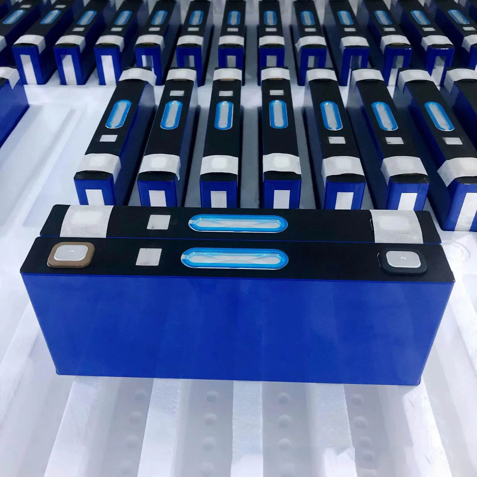 Lithium Ion Battery for Communication Base Station - Premium 3.2V 280Ah/340Ah LiFePO4 Weili