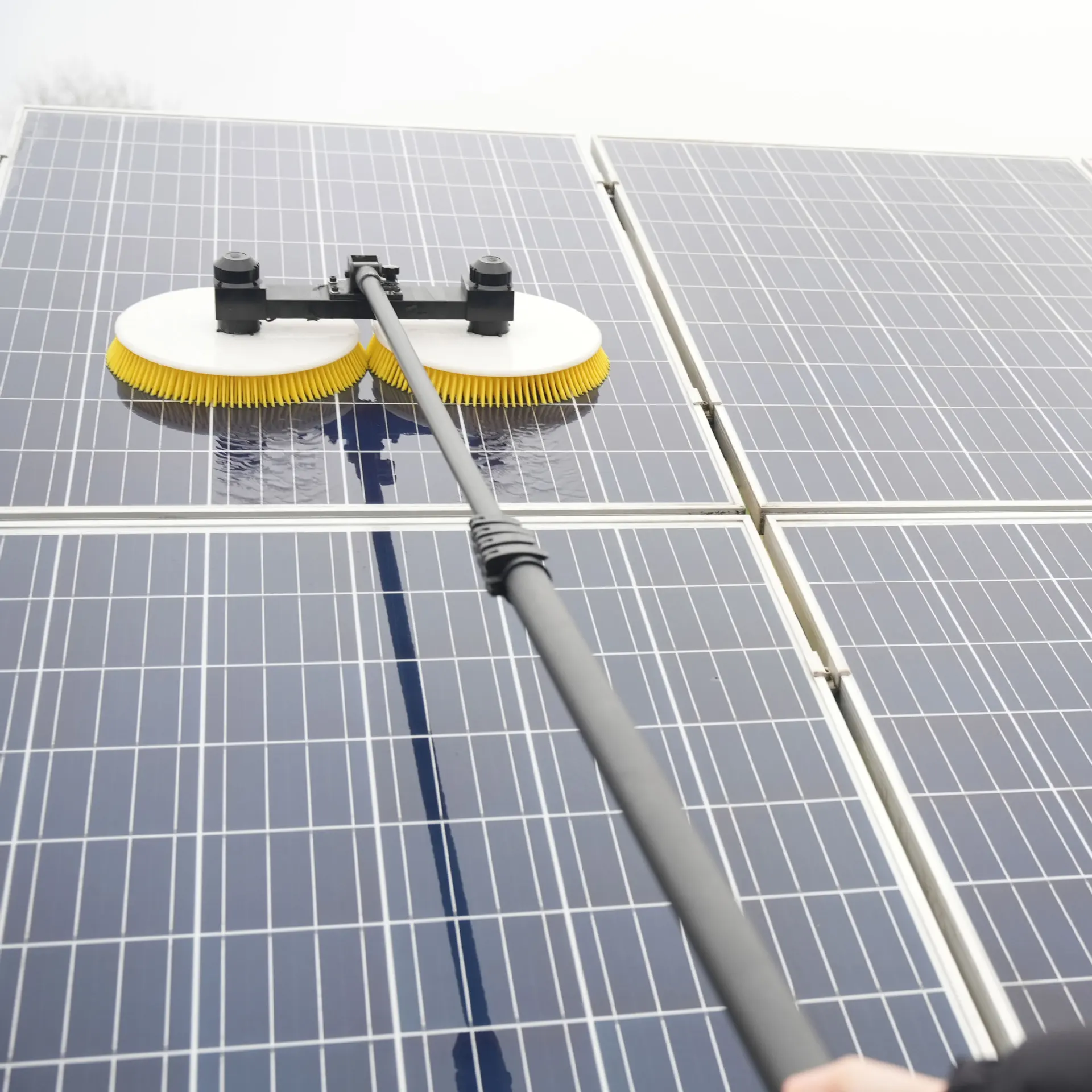 12FT Telescopic Water Fed Cleaning Pole for Solar Panels & Windows - Xinhuiyuan