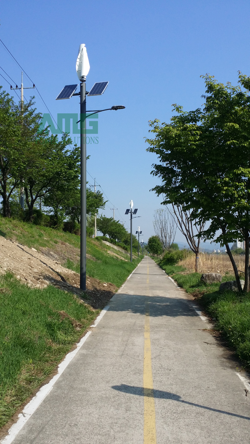 Helix Wind Turbine Low Start-up Torque Wind-Solar Hybrid Streetlight Application AMG Energia