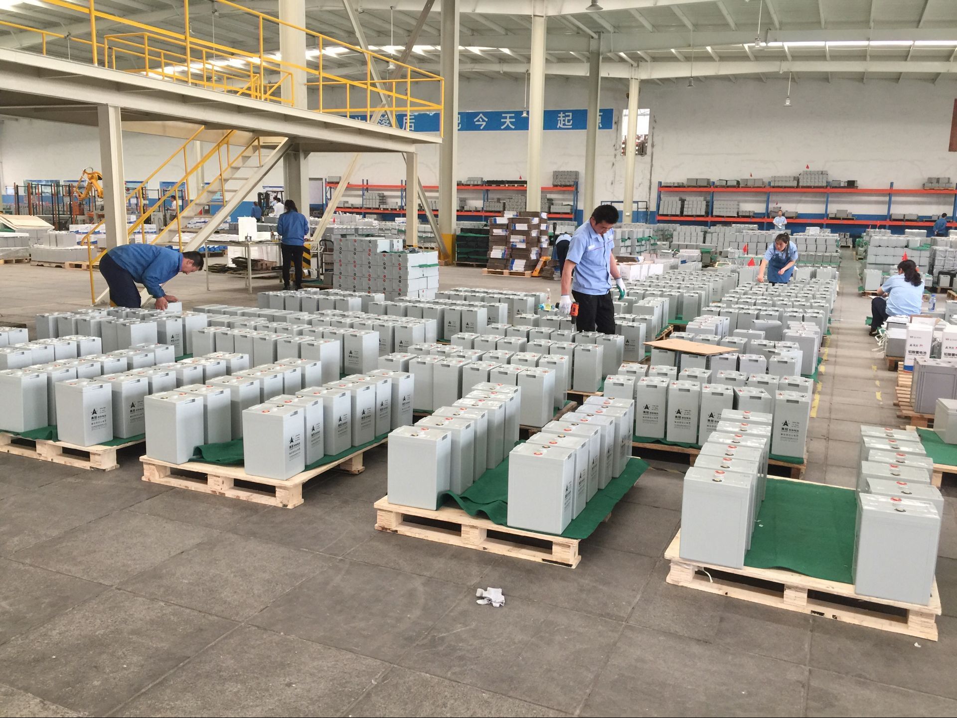 100AH 12v Gel Deep Cycle Battery High Capacity Long Life Sealed Maintenance-Free for Solar Systems UPS Backup Power