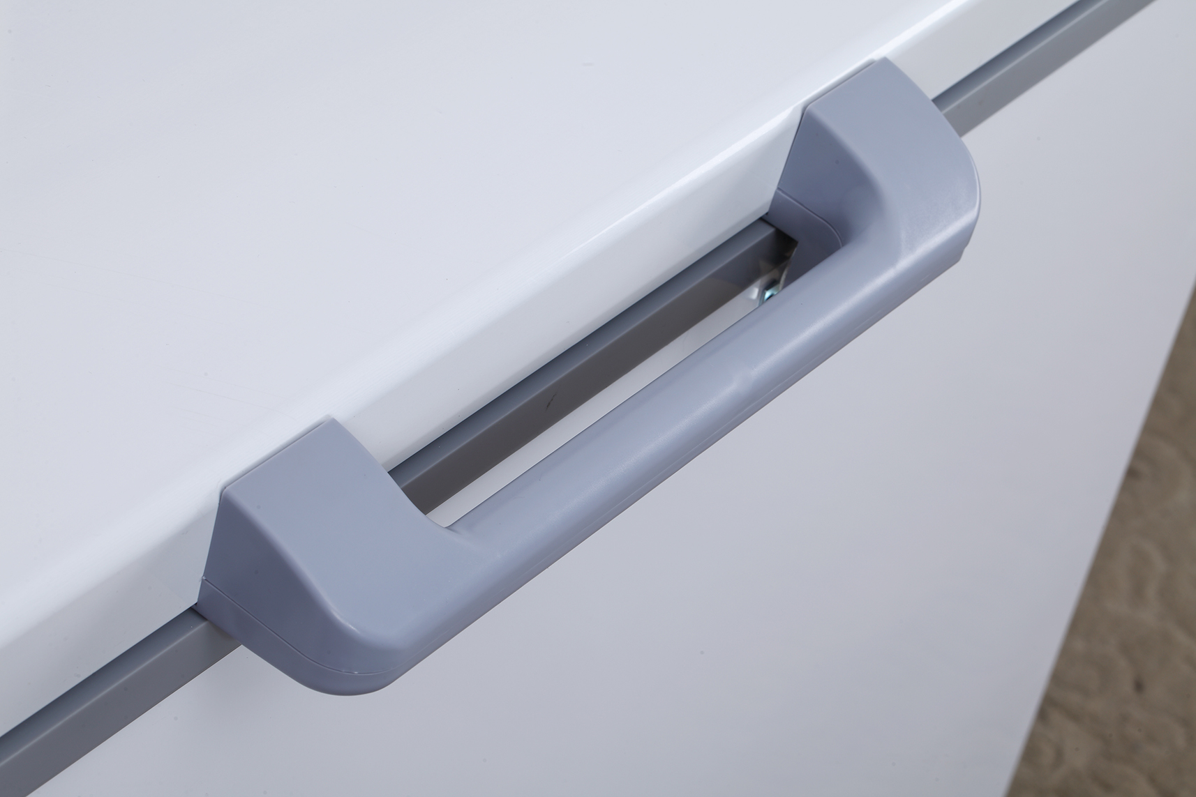 Solar Freezer Energy-Efficient Off-Grid Refrigeration System for RV Camping and Remote Locations